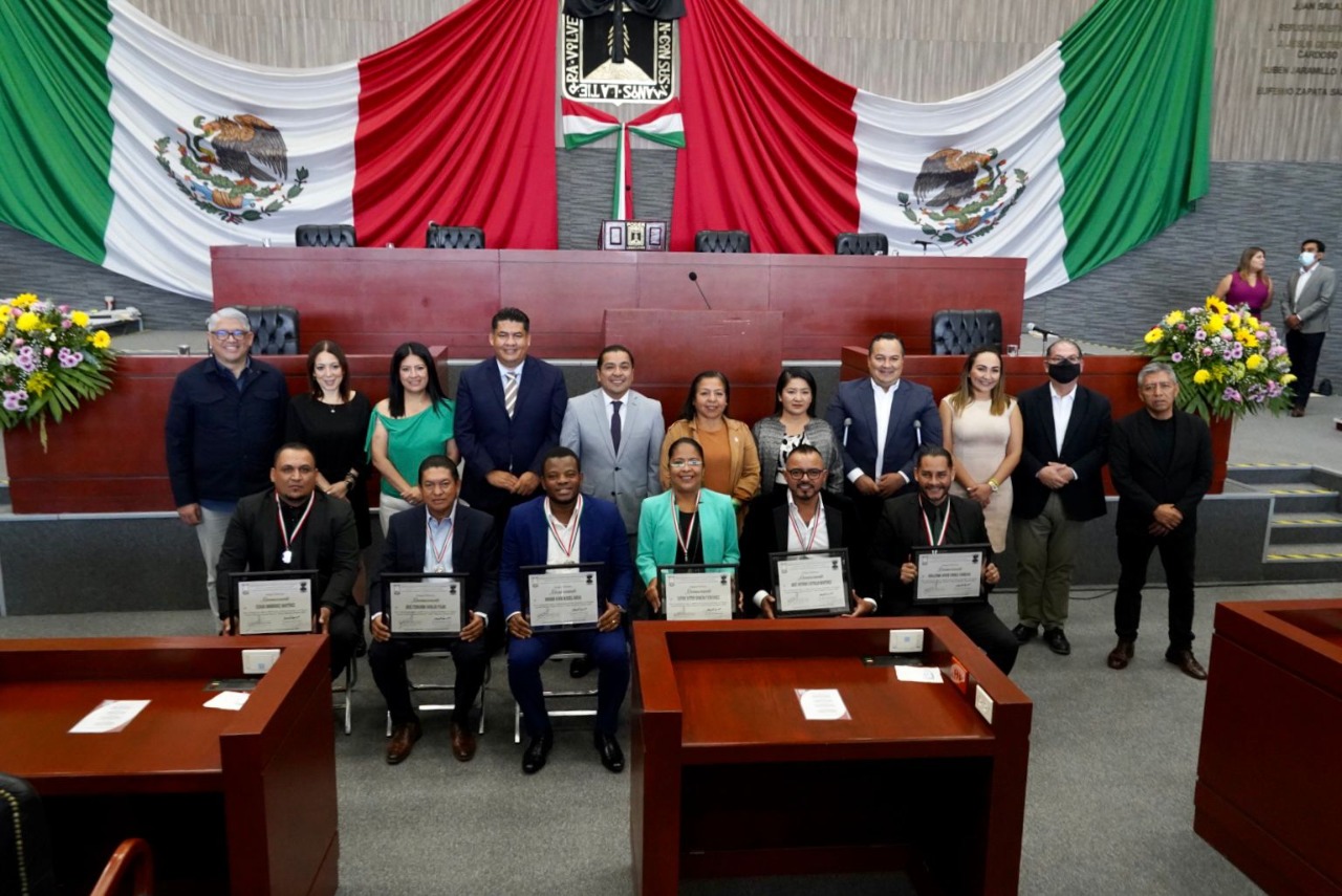 Entrega Congreso presea “General Emiliano Zapata Salazar, Mérito Migrante 2022”