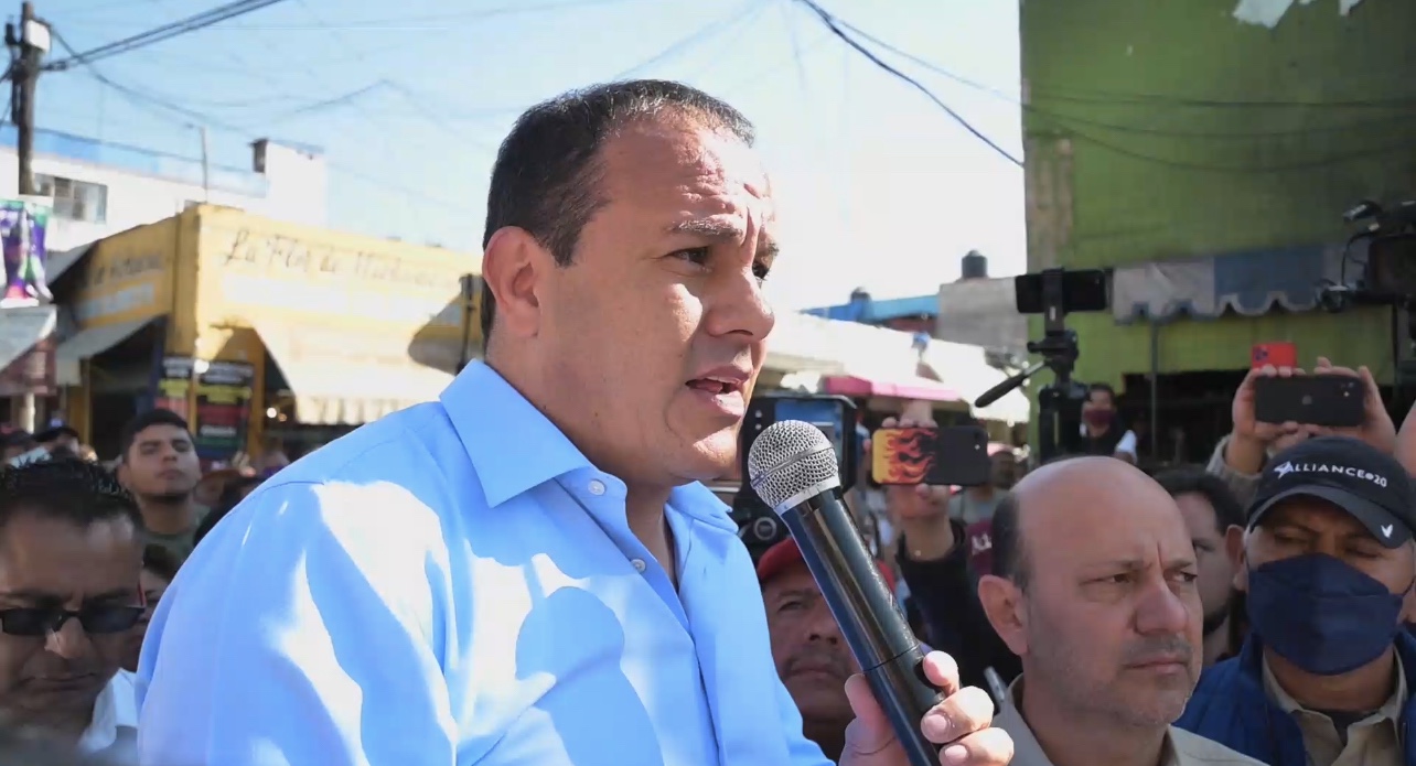 Recorre el Gobernador Cuauhtémoc Blanco Bravo zona afectada en el mercado Hermenegildo Galeana
