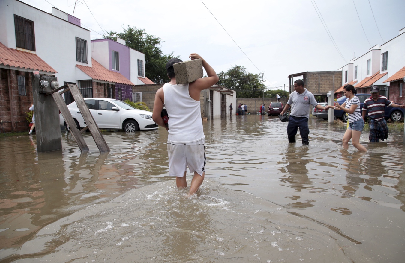 Jojutla realiza tareas de desazolve para evitar inundaciones 