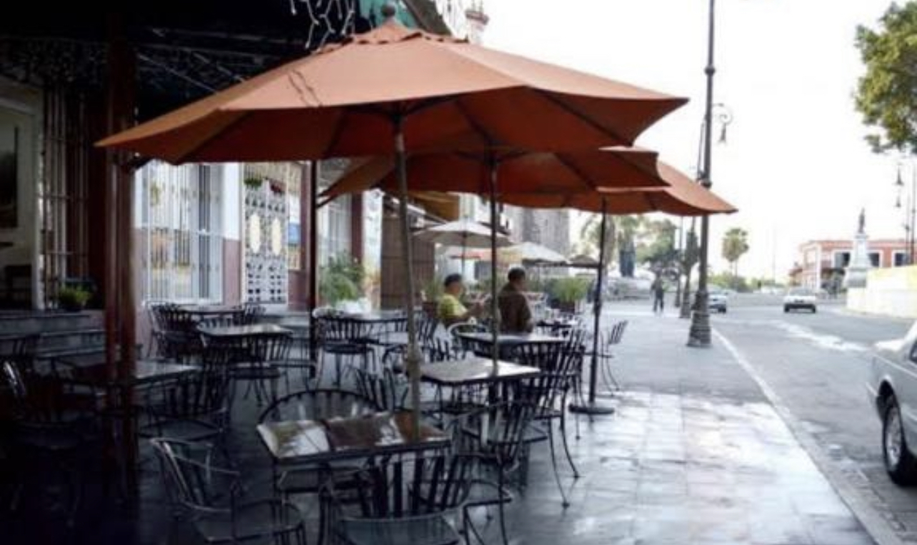 Se sancionará a restaurantes que invadan la vía pública en Cuernavaca