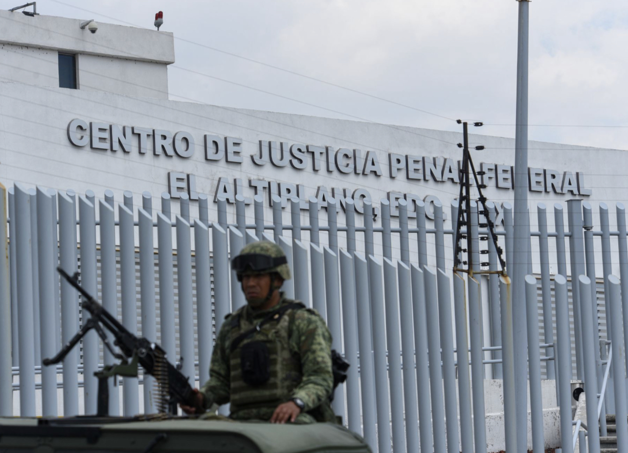 Fiscal de Morelos es trasladado al Altiplano en una controvertida operación