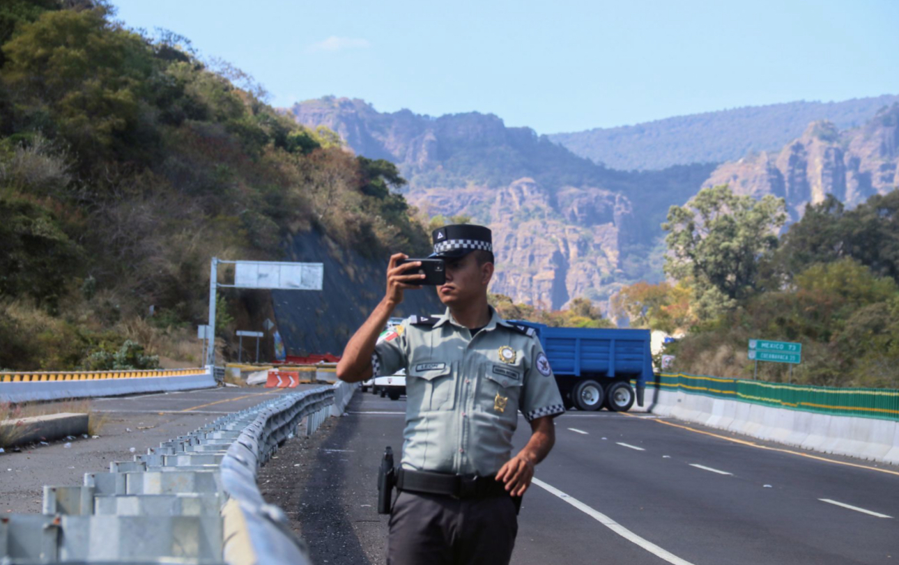 Habitantes de Tepoztlán bloquean autopista La Pera-Cuautla